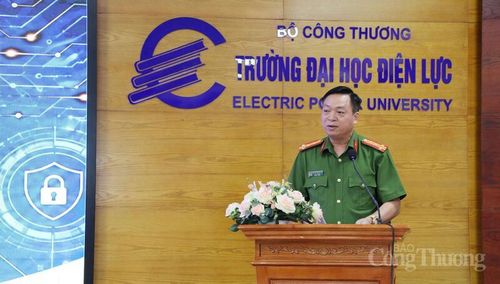 Đại tá PGS.TS Nguyễn Đăng Sáu, Phó Giám đốc Học viện Cảnh sát nhân dân phát biểu đề dẫn.
