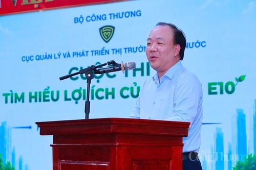 Ông Trần Hữu Linh, Cục trưởng Cục Quản lý và Phát triển thị trường trong nước, Trưởng Ban Tổ chức cuộc thi. Ảnh: Quỳnh Trang