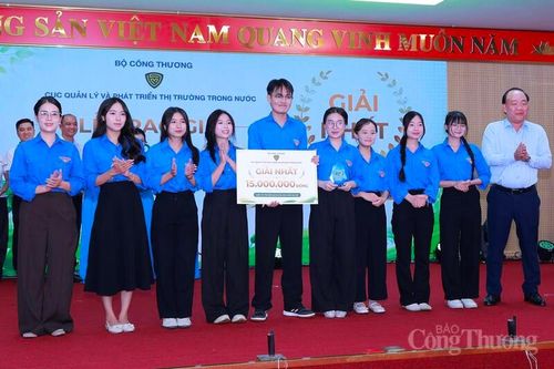 Đoàn Thanh niên Bộ Công Thương - UNETI giành giải Nhất cuộc thi. Ảnh: Quỳnh Trang