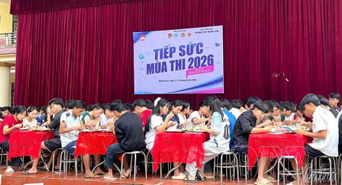Các thí sinh được hỗ trợ bữa ăn đảm bảo dinh dưỡng, yên tâm chuẩn bị tốt cho các buổi thi.