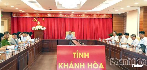 Quang cảnh cuộc họp.