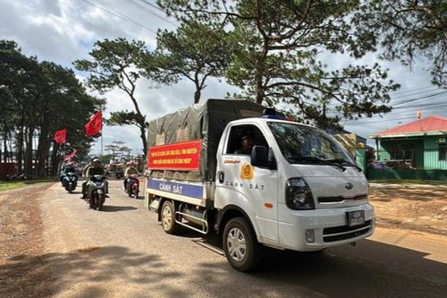 Công an xã Quảng Sơn triển khai chiến dịch “Mùa hè số cùng VNeID”