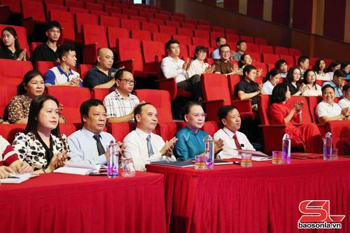Các đại biểu dự Hội nghị công bố quyết định thành lập Công đoàn cơ sở Báo và Phát thanh, Truyền hình Sơn La.