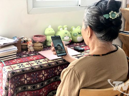 Nhiều thủ đoạn lừa đảo qua điện thoại, internet đang nhắm vào người cao tuổi. (ảnh minh họa)