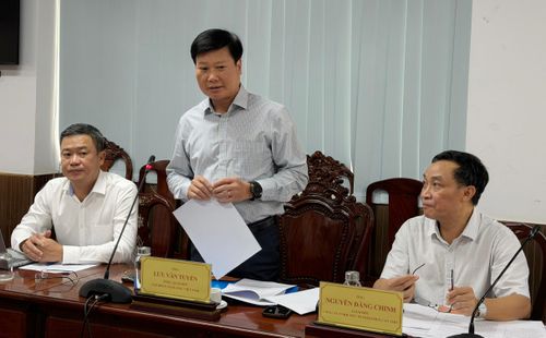 Đại diện Tập đoàn Xăng dầu Việt Nam trình bày những vướng mắc doanh nghiệp cần tháo gỡ.
