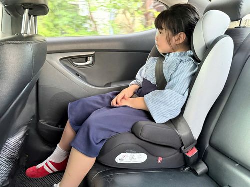 Từ 1/7/2026, quy định về thiết bị an toàn cho trẻ trên ô tô có hiệu lực, tuy nhiên xe ô tô kinh doanh vận tải không thuộc đối tượng phải thực hiện quy định này (ảnh minh họa).