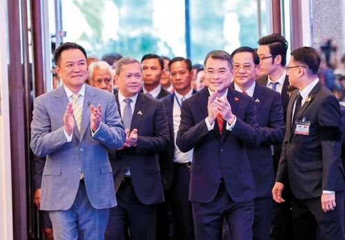 Thủ tướng Chính phủ Lê Minh Hưng (giữa) dự phiên khai mạc Diễn đàn Tương lai ASEAN 2026. Ảnh: Đức Thanh