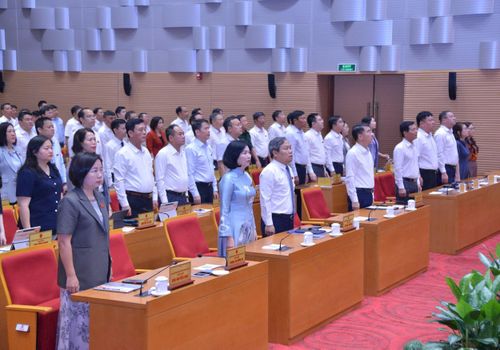 Các đại biểu dự phiên khai mạc kỳ họp