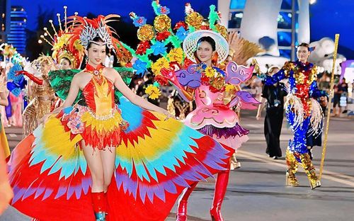 Tâm điểm của mùa du lịch hè Festival Biển Khánh Hòa với chủ đề “Sắc màu đại dương - Vươn tầm quốc tế”. Ảnh: Báo Thanh Niên