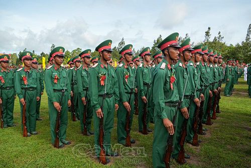 Làn da rám nắng, ánh mắt kiên nghị là dấu ấn của những tháng ngày huấn luyện gian khổ, giúp các chiến sĩ thêm trưởng thành.