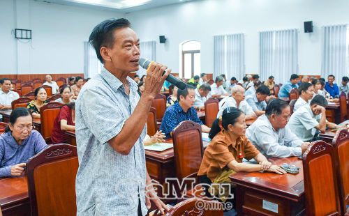 Cử tri Nguyễn Chiến Công (phường Bạc Liêu) ý kiến đường 23/8, đoạn từ khu công nghiệp đến cầu Sập, cống thoát nước bị ngập ảnh hưởng đến sinh hoạt của người dân.