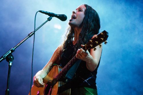 Alanis Morissette là biểu tượng rock của nhiều thế hệ.