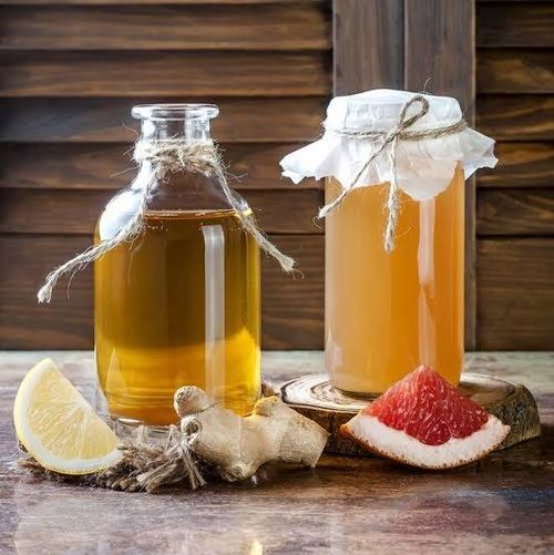 Kombucha là loại trà lên men từ các loại trái cây, giàu lợi khuẩn tốt cho sức khỏe tim mạch.