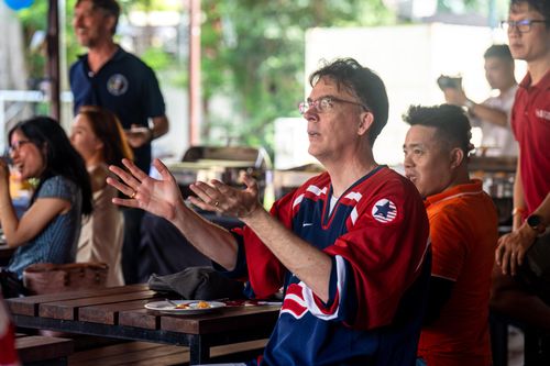  Chiến thắng đầu tay giúp người hâm mộ Mỹ có một ngày trọn vẹn cảm xúc, khi đội nhà khởi đầu hành trình World Cup 2026 bằng màn trình diễn ấn tượng. 