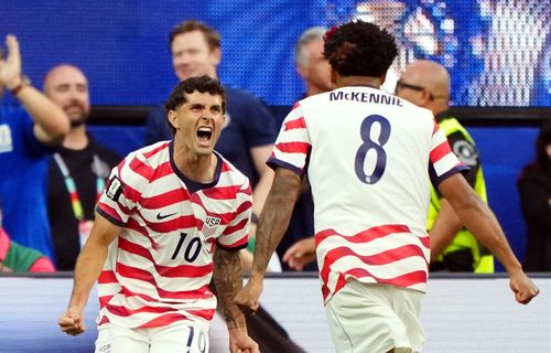 Pulisic chơi hay trong ngày Mỹ đè bẹp Paraguay.