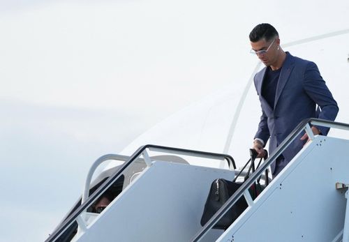  Trong suốt sự nghiệp lẫy lừng, Ronaldo chinh phục gần như mọi danh hiệu cao quý ở cấp CLB lẫn đội tuyển, bao gồm Euro 2016 và 2 lần vô địch UEFA Nations League. Tuy nhiên, chiếc cúp vàng World Cup vẫn là mảnh ghép còn thiếu. 