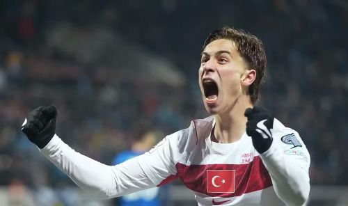 Kenan Yildiz ăn mừng khi ghi bàn cho đội tuyển Thổ Nhĩ Kỳ. (Ảnh: FIFA)