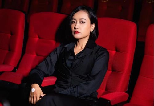 Đạo diễn, diễn viên Hồng Ánh.