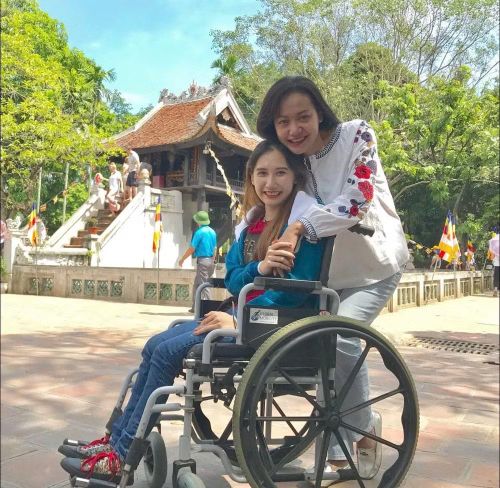 Diễn viên Hiền Hạnh và đạo diễn Hồng Ánh.