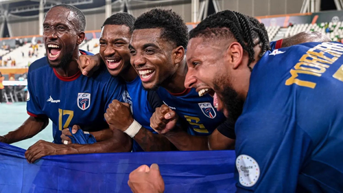 Các tuyển thủ Cape Verde mừng tấm vé dự World Cup 2026. Ảnh: Getty
