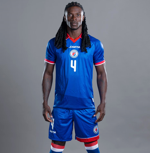 Hiện áo đấu của đội tuyển Haiti đã loại bỏ hình ảnh trên và được FIFA chấp thuận. Ảnh: Getty Images