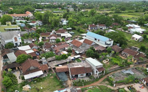 Nhiều nhà dân trong khu vực quy hoạch di tích thành Hoàng Đế