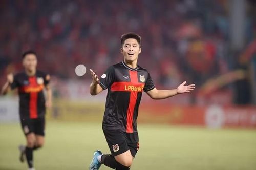Như vậy, thầy trò HLV Chu Đình Nghiêm sẽ được chơi trên sân quen thuộc, nơi họ vừa đánh bại Thể Công Viettel với tỷ số 4-1 ở vòng bán kết. Ảnh: Việt An.