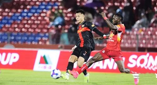 Bầu không khí cuồng nhiệt trên khán đài được kỳ vọng sẽ tiếp thêm sức mạnh cho Đặng Văn Lâm và cùng các đồng đội ở trận chung kết trong mơ tới đây. Ảnh: Đức Minh.