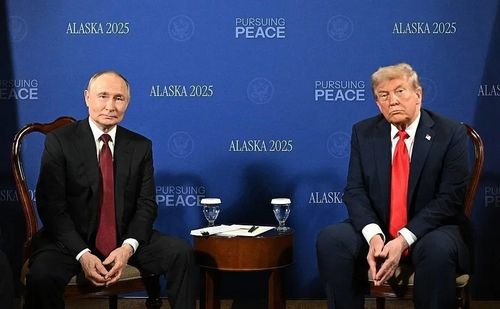 Tổng thống Putin trong cuộc họp với Tổng thống Trump tại bang Alaska (Mỹ) ngày 15-8-2025. Ảnh: THX/TTXVN