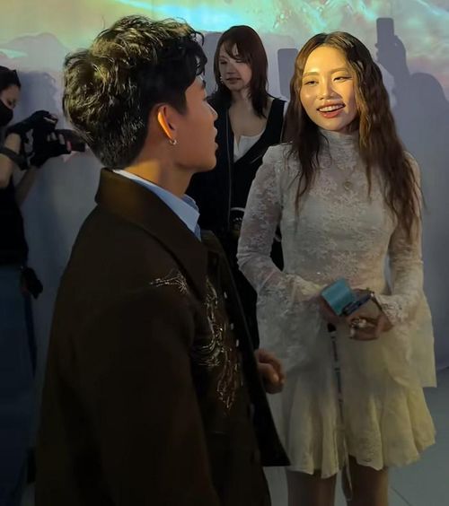 Nhiều khán giả thậm chí còn "đẩy thuyền" cho Phương Mỹ Chi với MONO. Ảnh chụp màn hình TikTok monoandthefirst.