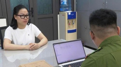 Đối tượng Mai Hà Trang tại Cơ quan Công an. Ảnh Công an TP Hà Nội