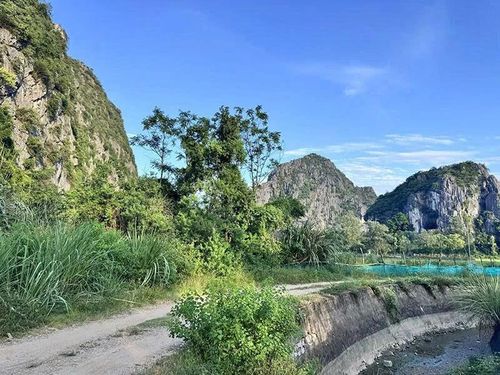 Một góc nhỏ trong Khu di tích lịch sử văn hóa cấp tỉnh thành Hoàng Nghiêu căn cứ Nguyễn Chích.