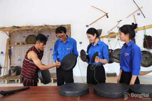 Nhà Văn hóa dân tộc Chơro phường Bảo Vinh là điểm đến tìm hiểu văn hóa truyền thống của đoàn viên, thanh niên trên địa bàn thành phố Đồng Nai.