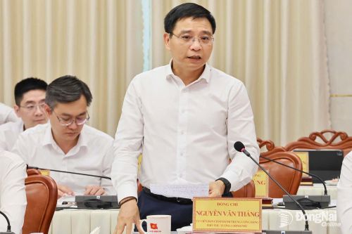 Ủy viên Trung ương Đảng, Phó Thủ tướng Chính phủ Nguyễn Văn Thắng phát biểu tại buổi làm việc với Ban Thường vụ Thành ủy Đồng Nai. Ảnh: Công Nghĩa