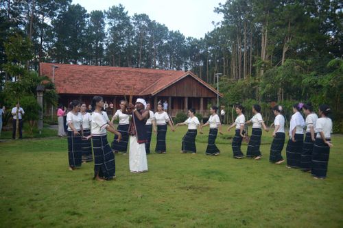 Tổ chức hoạt động văn hóa tại Làng văn hóa Churu