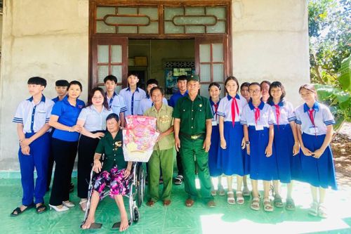 Giá trị lịch sử được trao truyền qua những cuộc gặp gỡ giữa các thế hệ