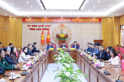 Lãnh đạo tỉnh Lâm Đồng dự Lễ phát động phong trào thi đua