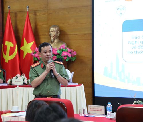 Phó Giám đốc Học viện Chính trị Công an Nhân dân, Đại tá - PGS.TS Tống Văn Khuông phát biểu tại hội thảo