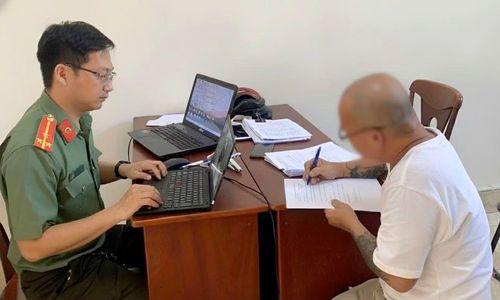 Công an TP Đà Nẵng xử phạt một đối tượng chia sẻ thông tin xuyên tạc từ Lê Trung Khoa.