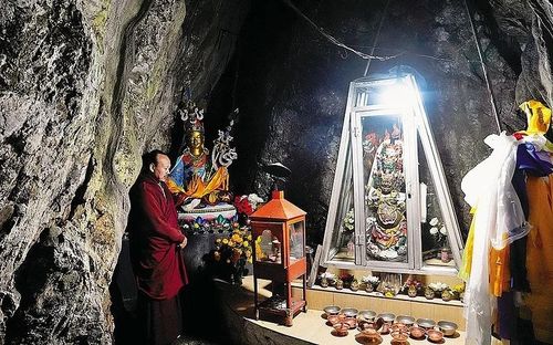 Bên trong hang Rahuney Bhauda | Ảnh: Sandipan Chatterjee