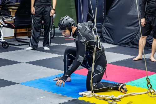 Với mocap, ngay cả những chuyển động nhỏ như chống tay hay giữ thăng bằng cũng phải được kiểm soát chính xác.