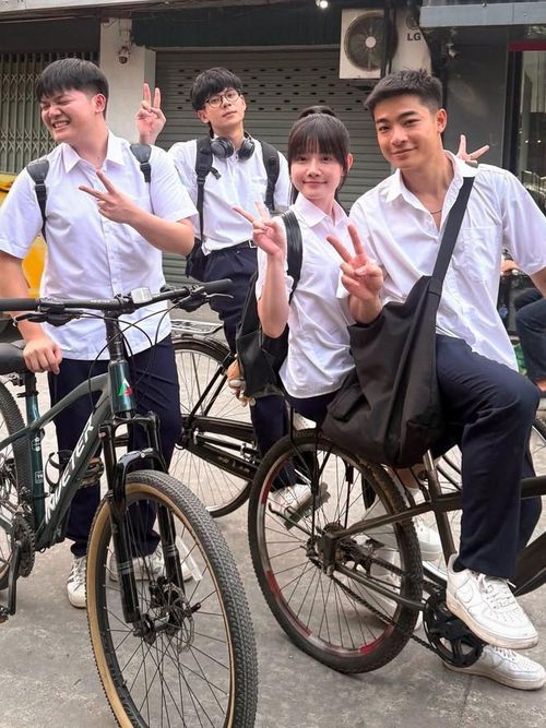 Võ Hoài Vũ dù 26 tuổi vẫn vào vai Cương học lớp 12, được đánh giá khá phù hợp.