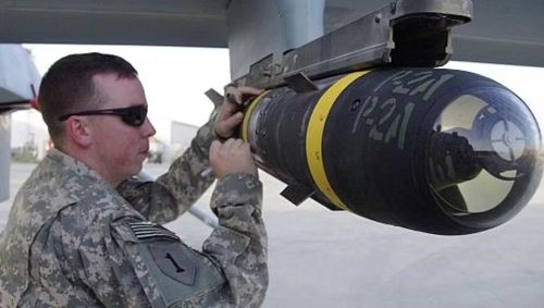 Trải qua nhiều lần nâng cấp, AGM-114 Hellfire đã trở thành loại vũ khí đa nhiệm có khả năng tấn công nhiều mục tiêu khác nhau, từ xe tăng, hệ thống radar, sở chỉ huy cho tới tàu thuyền cỡ nhỏ và các mục tiêu di động có giá trị cao.