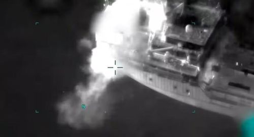 CENTCOM cho biết tàu M/T Jalveer đã nhiều lần phớt lờ các chỉ thị của lực lượng Mỹ trong lúc bị nghi vận chuyển dầu thô của Iran qua khu vực phong tỏa.