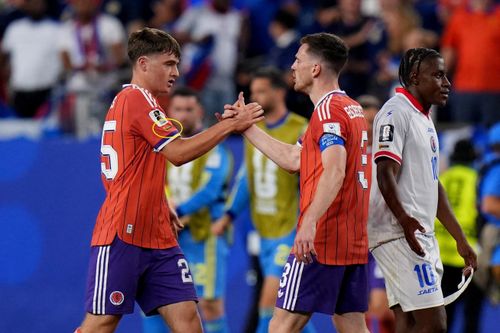  Cầu thủ Scotland và Haiti đều mang patch "debut" màu vàng trong lần đầu dự World Cup. 