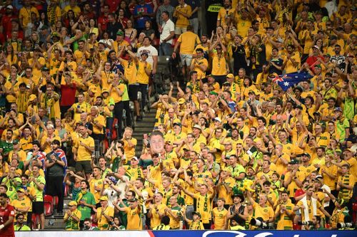  Người hâm mộ Australia tỏ ra cực kỳ phấn khích với chiến thắng của đội nhà. Australia rõ ràng đã mang đến quá nhiều bất ngờ cho Thổ Nhĩ Kỳ. 