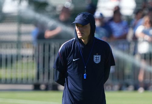 Tuyển Anh của Thomas Tuchel phải sơ tán vì bão.