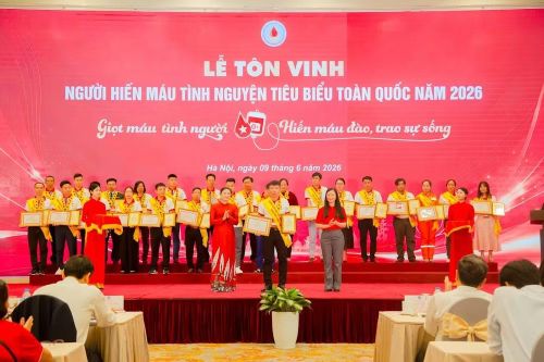 Anh Chu Anh Tú tại Lễ tôn vinh người hiến máu tình nguyện tiêu biểu toàn quốc năm 2026.