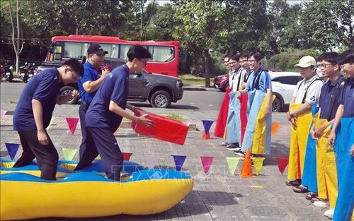 Thanh niên công nhân hào hứng tham gia hoạt động teambuilding tại Ngày hội “Thanh niên công nhân - Lan tỏa năng lượng tích cực” năm 2026.