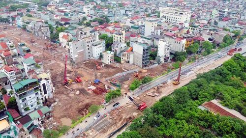 Hiện, dự án cũng đang rào chắn đường Âu Cơ, Nghi Tàm thi công nhánh kết nối cầu Tứ Liên.